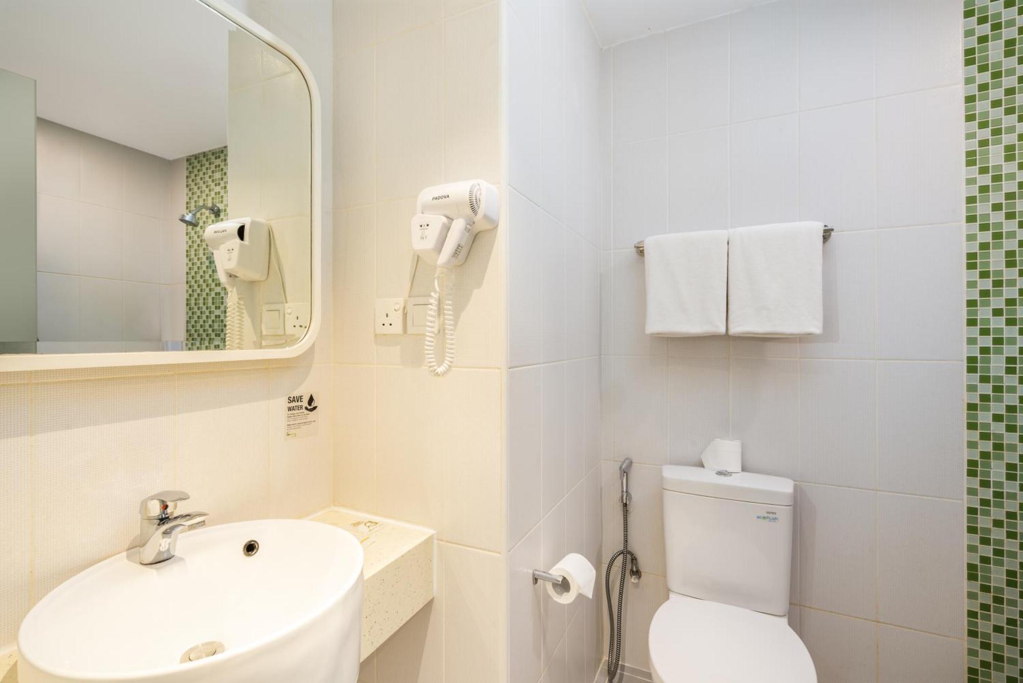 Zest Hotel Harbour Bay Batam Nagoya Buitenkant foto