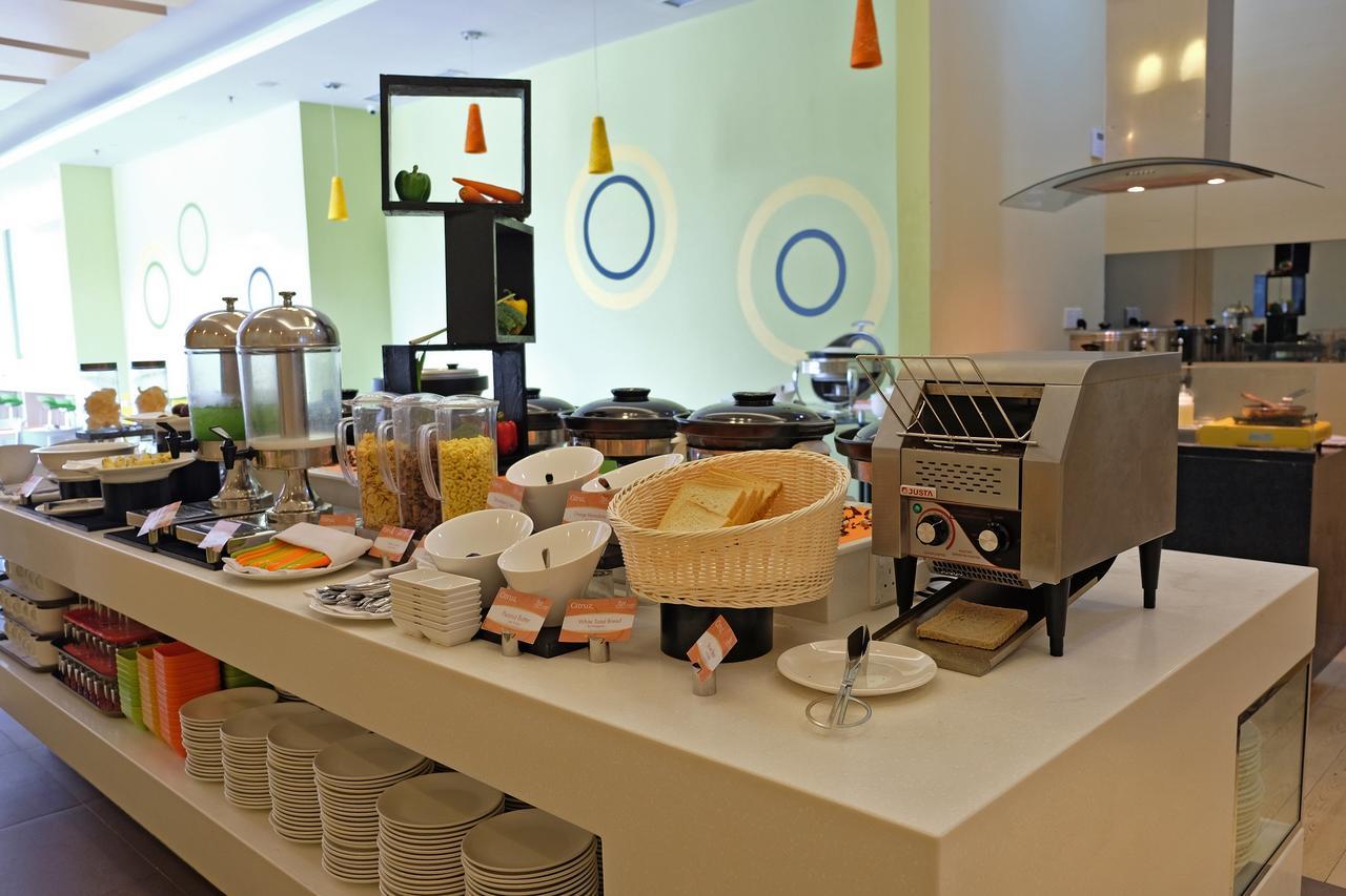 Zest Hotel Harbour Bay Batam Nagoya Buitenkant foto