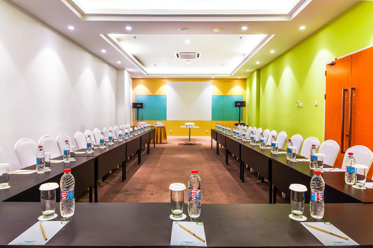 Zest Hotel Harbour Bay Batam Nagoya Buitenkant foto