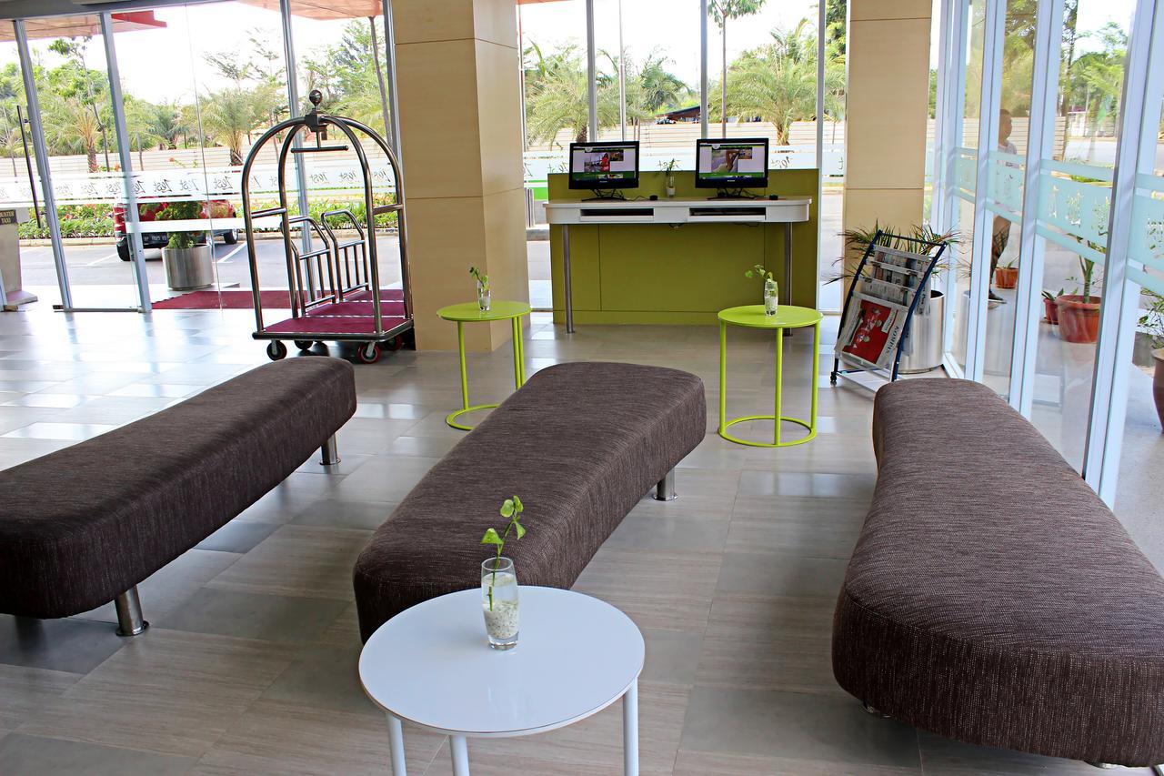 Zest Hotel Harbour Bay Batam Nagoya Buitenkant foto