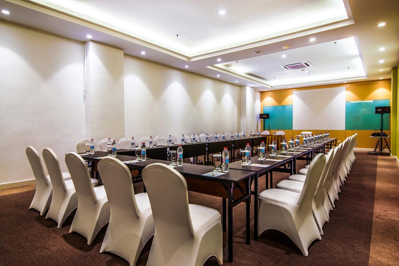 Zest Hotel Harbour Bay Batam Nagoya Buitenkant foto